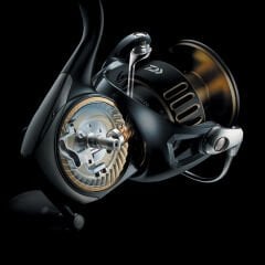 Daiwa Saltiga 25 10000 P Makine